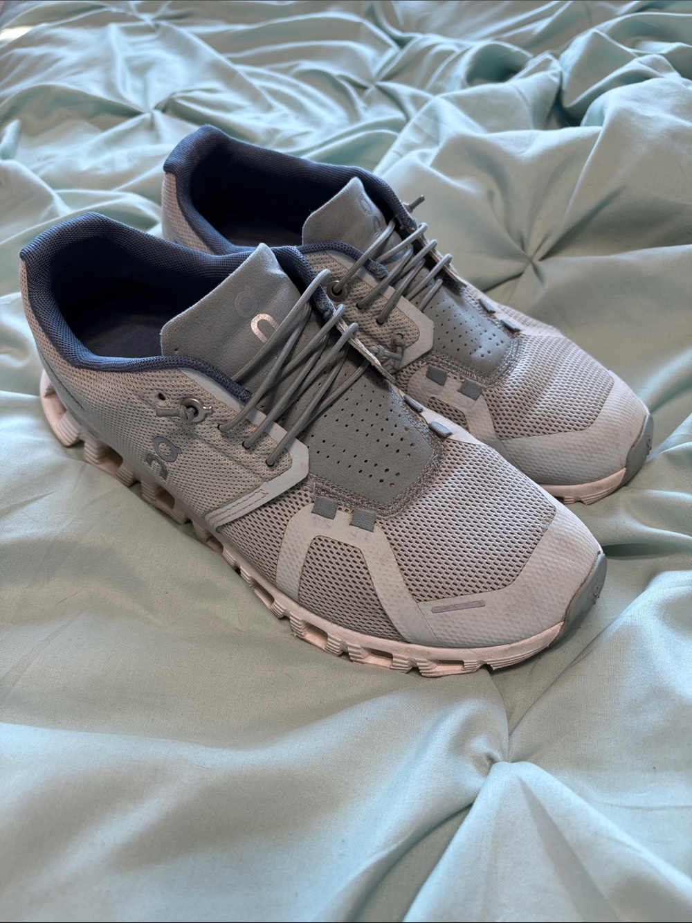 ON Cloud 5 Glacier White Women's Size 8 - Picture 2 of 7